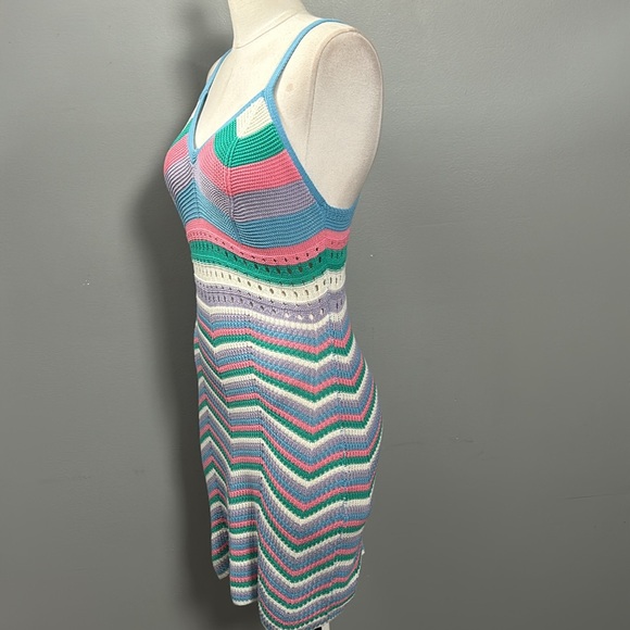 Colorful v-neck Crochet Chevron knit Dress Size small - Picture 8 of 16